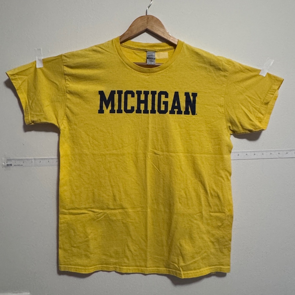 Gildan Yellow Michigan Short Sleeve Tee Large